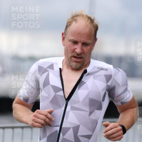 16.08.2026 - KN Förde Triathlon 2026 Antke Förster http://msf.ph/oto/9996529 16.08.2026 11:54:05 Laufen  meine-sportfotos.de