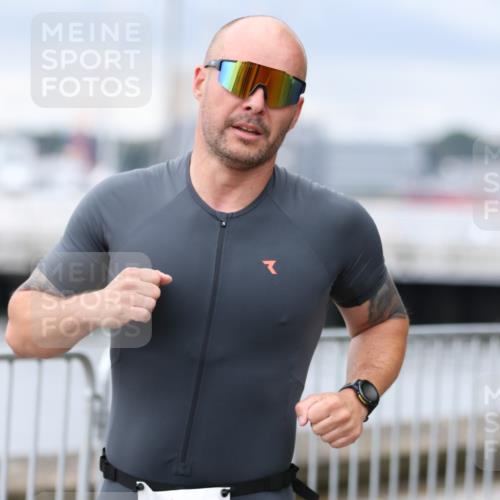 16.08.2026 - KN Förde Triathlon 2026 Antke Förster http://msf.ph/oto/9996575 16.08.2026 11:55:24 Laufen  meine-sportfotos.de