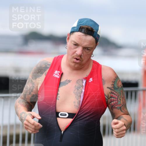 16.08.2026 - KN Förde Triathlon 2026 Antke Förster http://msf.ph/oto/9996588 16.08.2026 11:55:37 Laufen  meine-sportfotos.de