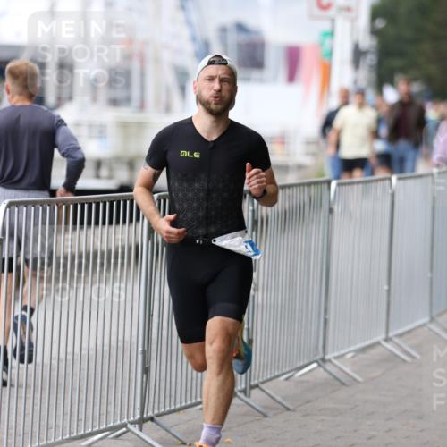 16.08.2026 - KN Förde Triathlon 2026 Antke Förster http://msf.ph/oto/9996618 16.08.2026 11:56:08 Laufen  meine-sportfotos.de