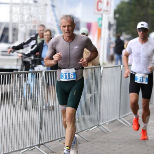 16.08.2026 - KN Förde Triathlon 2026 Antke Förster http://msf.ph/oto/9996671 16.08.2026 11:56:55 Laufen  meine-sportfotos.de