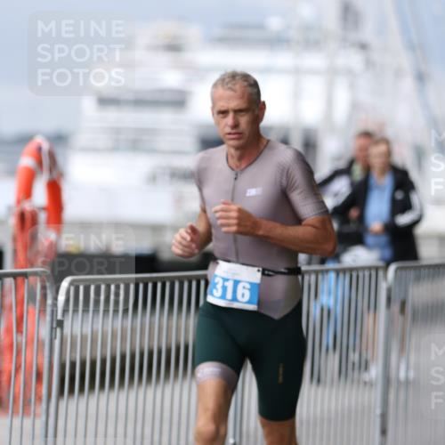 16.08.2026 - KN Förde Triathlon 2026 Antke Förster http://msf.ph/oto/9996673 16.08.2026 11:56:56 Laufen  meine-sportfotos.de