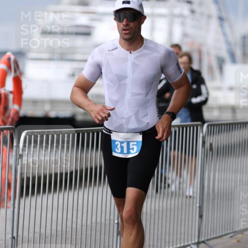 16.08.2026 - KN Förde Triathlon 2026 Antke Förster http://msf.ph/oto/9996675 16.08.2026 11:56:57 Laufen  meine-sportfotos.de