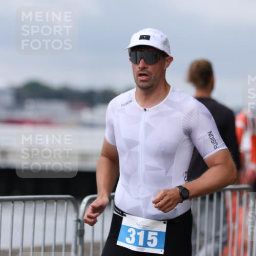 16.08.2026 - KN Förde Triathlon 2026 Antke Förster http://msf.ph/oto/9996676 16.08.2026 11:56:59 Laufen  meine-sportfotos.de