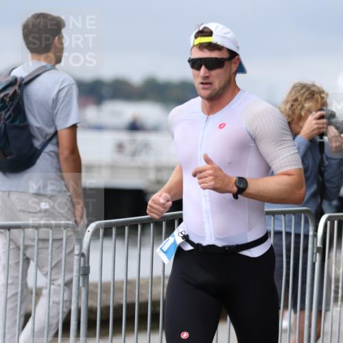 16.08.2026 - KN Förde Triathlon 2026 Antke Förster http://msf.ph/oto/9996743 16.08.2026 11:57:59 Laufen  meine-sportfotos.de