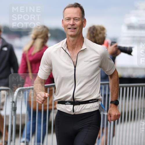 16.08.2026 - KN Förde Triathlon 2026 Antke Förster http://msf.ph/oto/9996808 16.08.2026 11:58:55 Laufen  meine-sportfotos.de