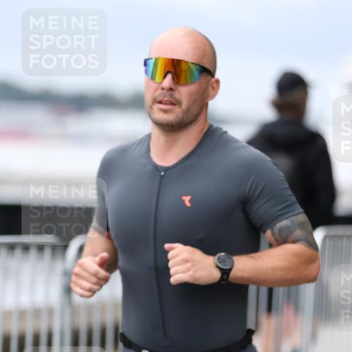 16.08.2026 - KN Förde Triathlon 2026 Antke Förster http://msf.ph/oto/9997050 16.08.2026 12:04:30 Laufen  meine-sportfotos.de