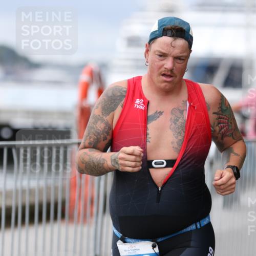 16.08.2026 - KN Förde Triathlon 2026 Antke Förster http://msf.ph/oto/9997106 16.08.2026 12:05:35 Laufen  meine-sportfotos.de