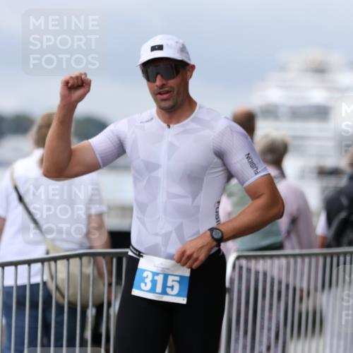 16.08.2026 - KN Förde Triathlon 2026 Antke Förster http://msf.ph/oto/9997114 16.08.2026 12:05:46 Laufen  meine-sportfotos.de
