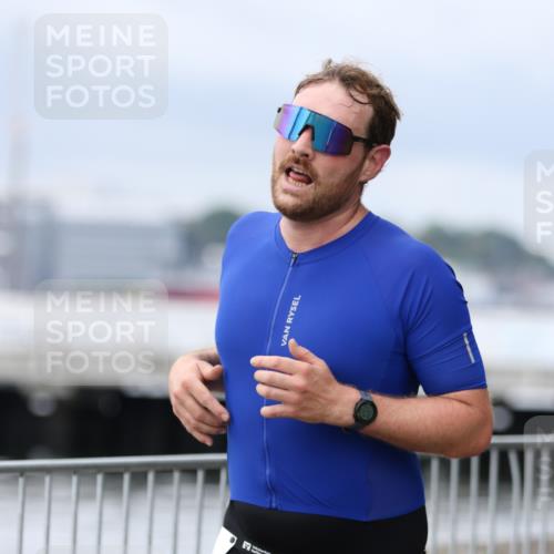 16.08.2026 - KN Förde Triathlon 2026 Antke Förster http://msf.ph/oto/9997126 16.08.2026 12:06:04 Laufen  meine-sportfotos.de