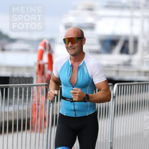 16.08.2026 - KN Förde Triathlon 2026 Antke Förster http://msf.ph/oto/9997145 16.08.2026 12:06:25 Laufen  meine-sportfotos.de