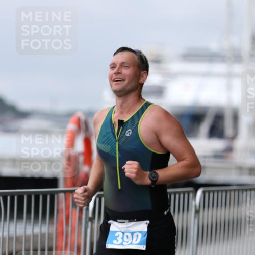 16.08.2026 - KN Förde Triathlon 2026 Antke Förster http://msf.ph/oto/9997227 16.08.2026 12:07:52 Laufen  meine-sportfotos.de