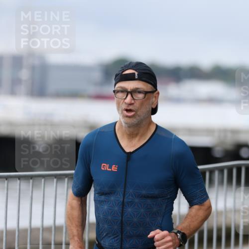 16.08.2026 - KN Förde Triathlon 2026 Antke Förster http://msf.ph/oto/9997239 16.08.2026 12:08:05 Laufen  meine-sportfotos.de