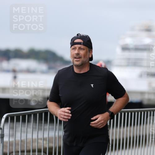 16.08.2026 - KN Förde Triathlon 2026 Antke Förster http://msf.ph/oto/9997271 16.08.2026 12:08:40 Laufen  meine-sportfotos.de