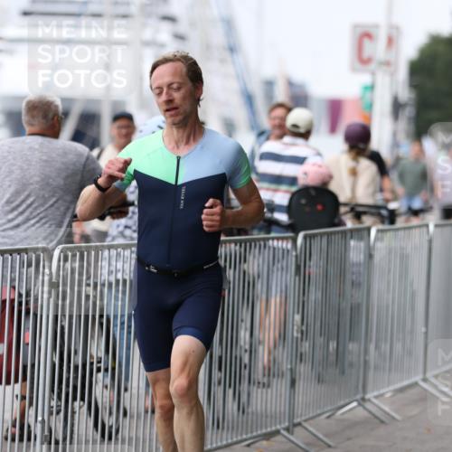 16.08.2026 - KN Förde Triathlon 2026 Antke Förster http://msf.ph/oto/9997336 16.08.2026 12:10:04 Laufen  meine-sportfotos.de