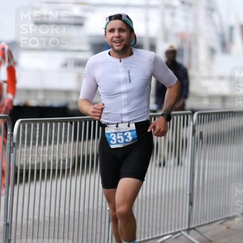 16.08.2026 - KN Förde Triathlon 2026 Antke Förster http://msf.ph/oto/9997369 16.08.2026 12:11:01 Laufen  meine-sportfotos.de