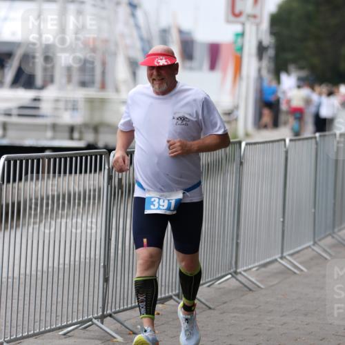16.08.2026 - KN Förde Triathlon 2026 Antke Förster http://msf.ph/oto/9997433 16.08.2026 12:13:01 Laufen  meine-sportfotos.de