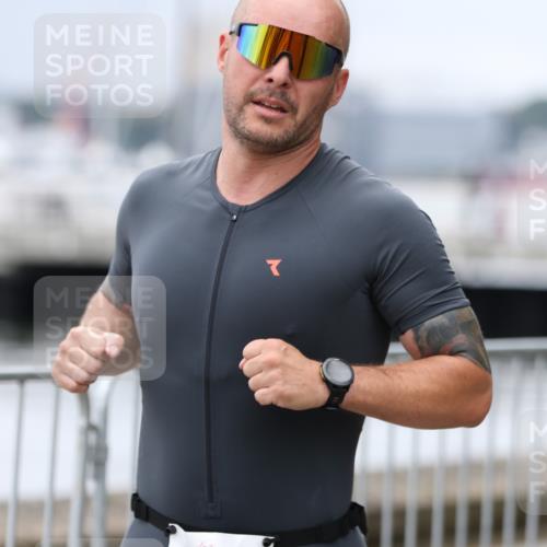 16.08.2026 - KN Förde Triathlon 2026 Antke Förster http://msf.ph/oto/9997451 16.08.2026 12:13:29 Laufen  meine-sportfotos.de