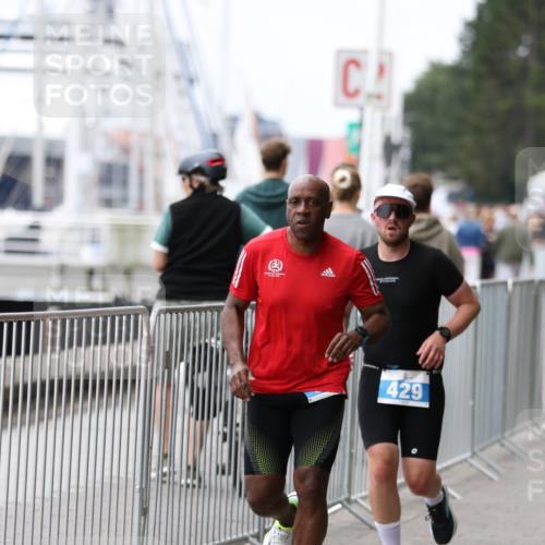 16.08.2026 - KN Förde Triathlon 2026 Antke Förster http://msf.ph/oto/9997459 16.08.2026 12:14:00 Laufen  meine-sportfotos.de