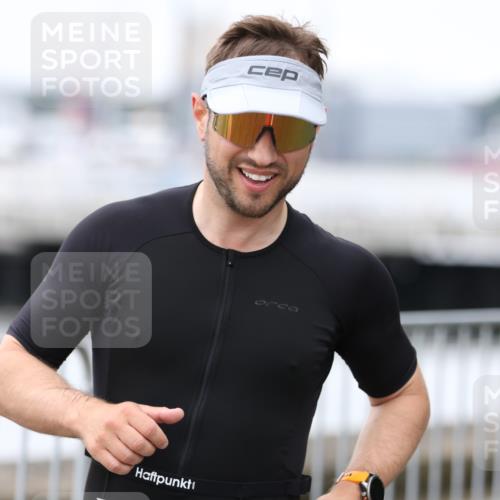 16.08.2026 - KN Förde Triathlon 2026 Antke Förster http://msf.ph/oto/9997551 16.08.2026 12:16:13 Laufen  meine-sportfotos.de