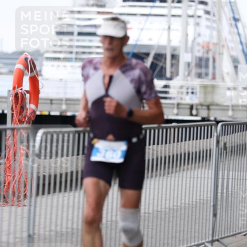 16.08.2026 - KN Förde Triathlon 2026 Antke Förster http://msf.ph/oto/9997606 16.08.2026 12:17:44 Laufen  meine-sportfotos.de