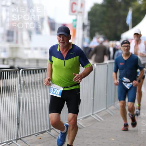 16.08.2026 - KN Förde Triathlon 2026 Antke Förster http://msf.ph/oto/9997639 16.08.2026 12:18:47 Laufen  meine-sportfotos.de