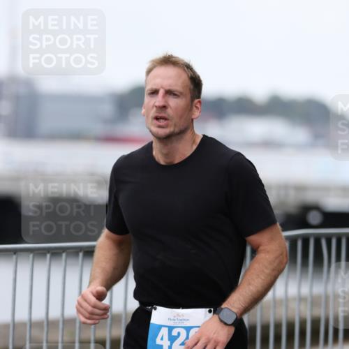 16.08.2026 - KN Förde Triathlon 2026 Antke Förster http://msf.ph/oto/9997682 16.08.2026 12:19:46 Laufen  meine-sportfotos.de
