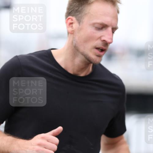 16.08.2026 - KN Förde Triathlon 2026 Antke Förster http://msf.ph/oto/9997685 16.08.2026 12:19:48 Laufen  meine-sportfotos.de
