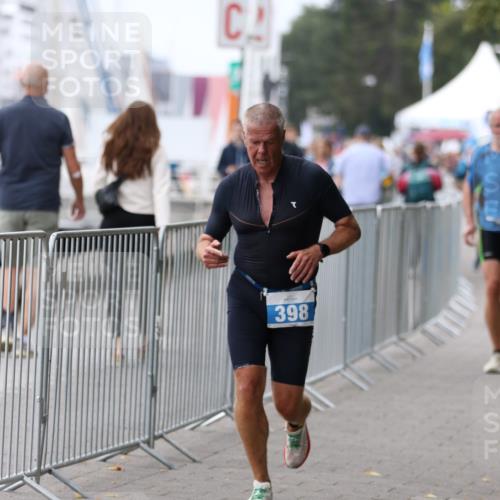 16.08.2026 - KN Förde Triathlon 2026 Antke Förster http://msf.ph/oto/9997721 16.08.2026 12:21:11 Laufen  meine-sportfotos.de