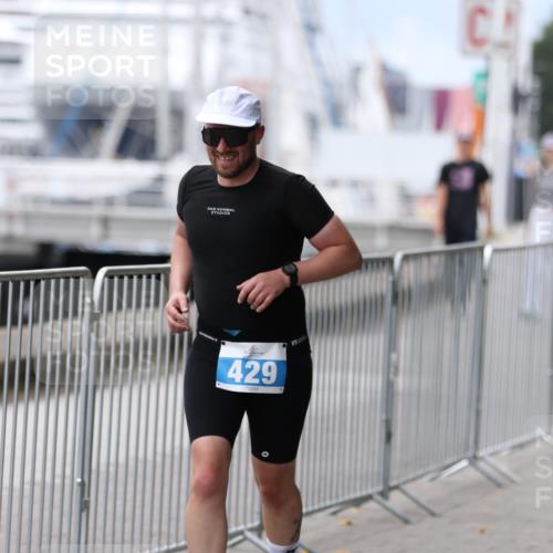 16.08.2026 - KN Förde Triathlon 2026 Antke Förster http://msf.ph/oto/9997814 16.08.2026 12:23:47 Laufen  meine-sportfotos.de