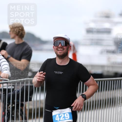 16.08.2026 - KN Förde Triathlon 2026 Antke Förster http://msf.ph/oto/9997815 16.08.2026 12:23:49 Laufen  meine-sportfotos.de