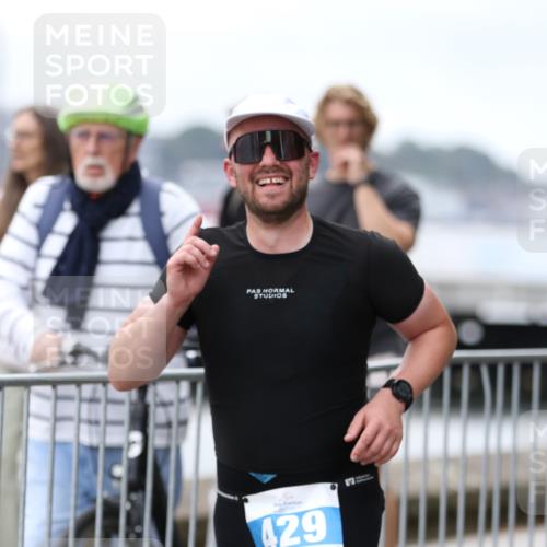 16.08.2026 - KN Förde Triathlon 2026 Antke Förster http://msf.ph/oto/9997816 16.08.2026 12:23:49 Laufen  meine-sportfotos.de