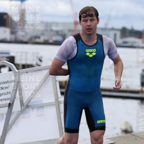 16.08.2026 - KN Förde Triathlon 2026 Antke Förster http://msf.ph/oto/9997843 16.08.2026 12:37:51 Schwimmen 362, 510, 362 meine-sportfotos.de
