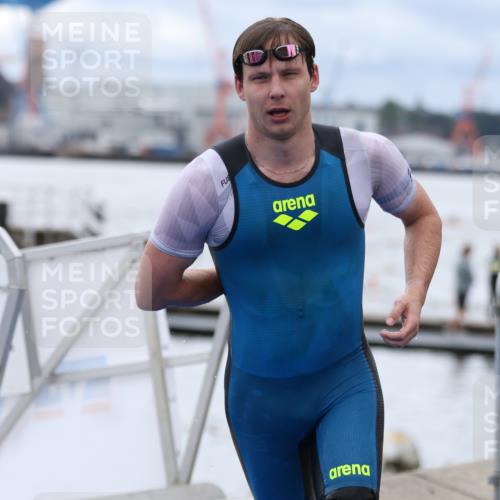 16.08.2026 - KN Förde Triathlon 2026 Antke Förster http://msf.ph/oto/9997844 16.08.2026 12:37:51 Schwimmen 362, 510, 362 meine-sportfotos.de
