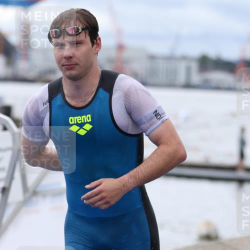 16.08.2026 - KN Förde Triathlon 2026 Antke Förster http://msf.ph/oto/9997845 16.08.2026 12:37:51 Schwimmen 362, 510, 362 meine-sportfotos.de