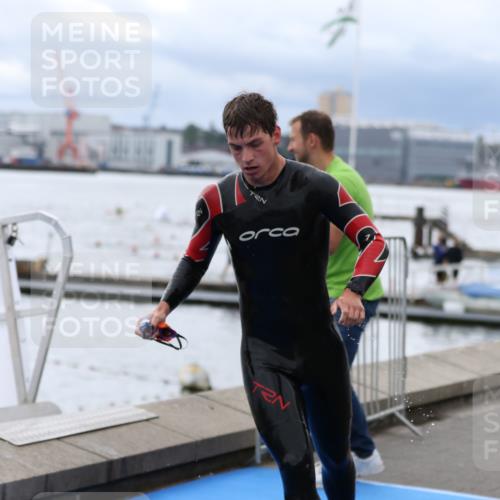 16.08.2026 - KN Förde Triathlon 2026 Antke Förster http://msf.ph/oto/9997854 16.08.2026 12:38:30 Schwimmen 505, 504 meine-sportfotos.de