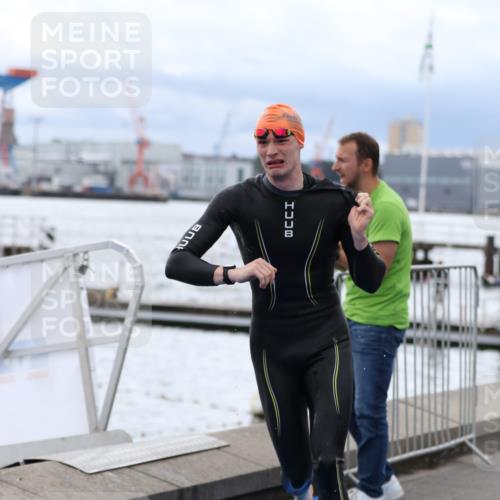 16.08.2026 - KN Förde Triathlon 2026 Antke Förster http://msf.ph/oto/9997863 16.08.2026 12:39:58 Schwimmen 512, 518, 508, 526, 531 meine-sportfotos.de