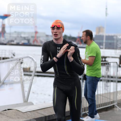 16.08.2026 - KN Förde Triathlon 2026 Antke Förster http://msf.ph/oto/9997864 16.08.2026 12:39:59 Schwimmen 512, 518, 508, 526, 531 meine-sportfotos.de