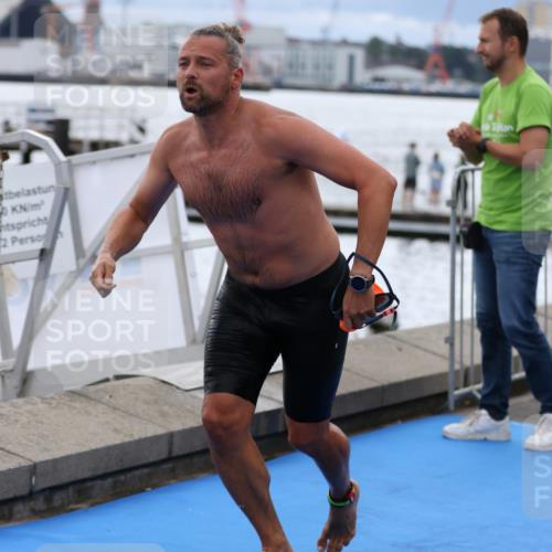 16.08.2026 - KN Förde Triathlon 2026 Antke Förster http://msf.ph/oto/9997919 16.08.2026 12:41:16 Schwimmen 506, 507, 519, 521, 520, 523, 527, 528, 540, 543 meine-sportfotos.de