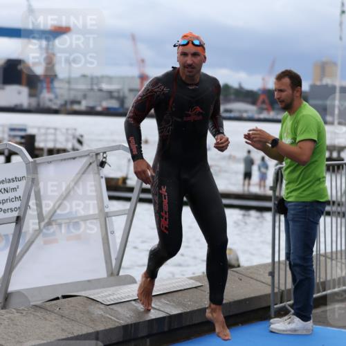 16.08.2026 - KN Förde Triathlon 2026 Antke Förster http://msf.ph/oto/9997935 16.08.2026 12:41:29 Schwimmen 506, 523, 528, 540, 543, 511, 520, 527, 540 meine-sportfotos.de