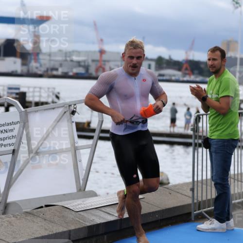 16.08.2026 - KN Förde Triathlon 2026 Antke Förster http://msf.ph/oto/9997961 16.08.2026 12:41:58 Schwimmen 511, 520, 524, 527, 542, 590 meine-sportfotos.de