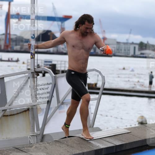 16.08.2026 - KN Förde Triathlon 2026 Antke Förster http://msf.ph/oto/9997971 16.08.2026 12:42:18 Schwimmen 524, 542, 533, 538, 547, 590 meine-sportfotos.de