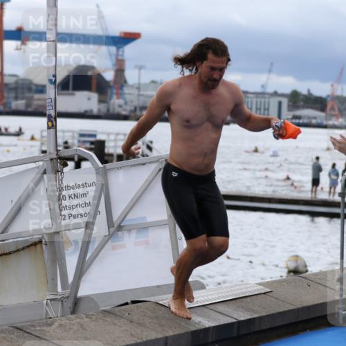 16.08.2026 - KN Förde Triathlon 2026 Antke Förster http://msf.ph/oto/9997972 16.08.2026 12:42:18 Schwimmen 524, 542, 533, 538, 547, 590 meine-sportfotos.de