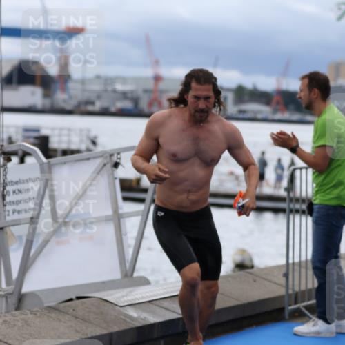 16.08.2026 - KN Förde Triathlon 2026 Antke Förster http://msf.ph/oto/9997973 16.08.2026 12:42:18 Schwimmen 524, 542, 533, 538, 547, 590 meine-sportfotos.de