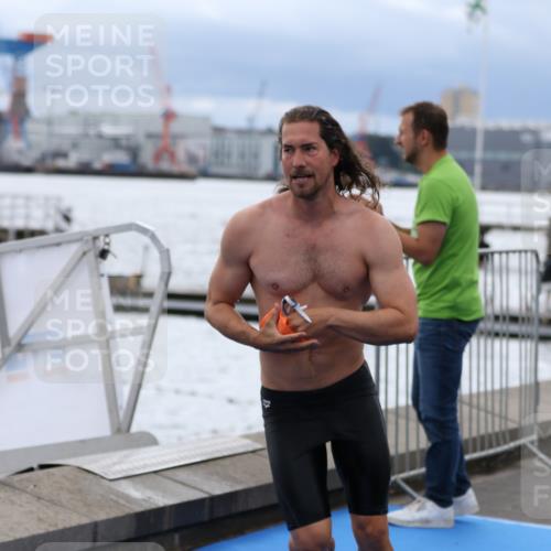 16.08.2026 - KN Förde Triathlon 2026 Antke Förster http://msf.ph/oto/9997976 16.08.2026 12:42:19 Schwimmen 524, 542, 590, 533, 538, 547, 590 meine-sportfotos.de