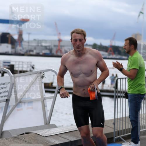 16.08.2026 - KN Förde Triathlon 2026 Antke Förster http://msf.ph/oto/9997981 16.08.2026 12:42:25 Schwimmen 542, 590, 533, 538, 547 meine-sportfotos.de