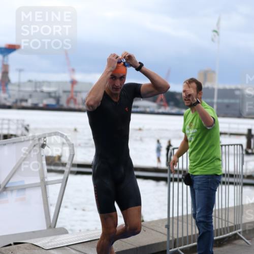 16.08.2026 - KN Förde Triathlon 2026 Antke Förster http://msf.ph/oto/9997994 16.08.2026 12:42:52 Schwimmen 530, 538, 547, 525, 530 meine-sportfotos.de
