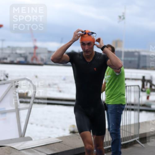 16.08.2026 - KN Förde Triathlon 2026 Antke Förster http://msf.ph/oto/9997995 16.08.2026 12:42:52 Schwimmen 530, 538, 547, 525, 530 meine-sportfotos.de