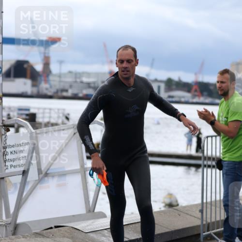 16.08.2026 - KN Förde Triathlon 2026 Antke Förster http://msf.ph/oto/9997999 16.08.2026 12:43:11 Schwimmen 530, 525, 551 meine-sportfotos.de