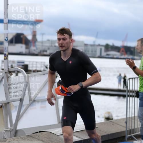 16.08.2026 - KN Förde Triathlon 2026 Antke Förster http://msf.ph/oto/9998005 16.08.2026 12:43:20 Schwimmen 525, 551, 552 meine-sportfotos.de